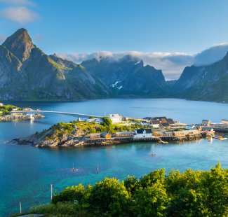 Lofoten im Sommer © Songkhla Studio - stock.adobe.com
